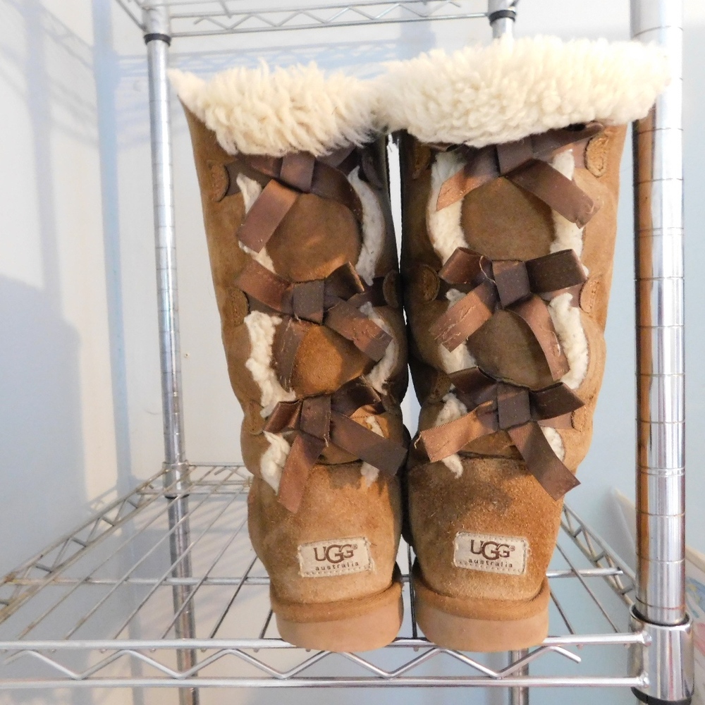 Ugg Bailey bow tall II 3 bow boots tan size 7